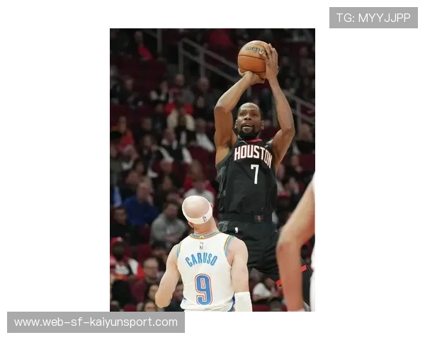 杜兰特背身翻身跳投，关键回合稳稳进，杜兰特背打